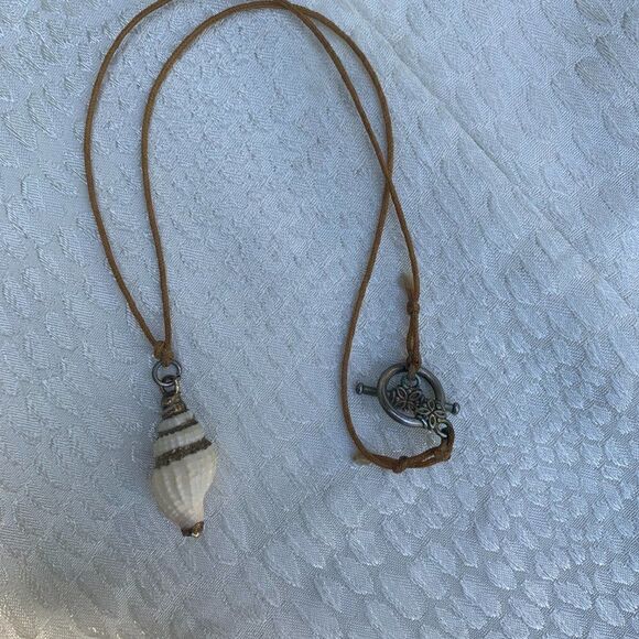 3/$20 Hand Crafted SHELL Pendant NECKLACE - Picture 2 of 2